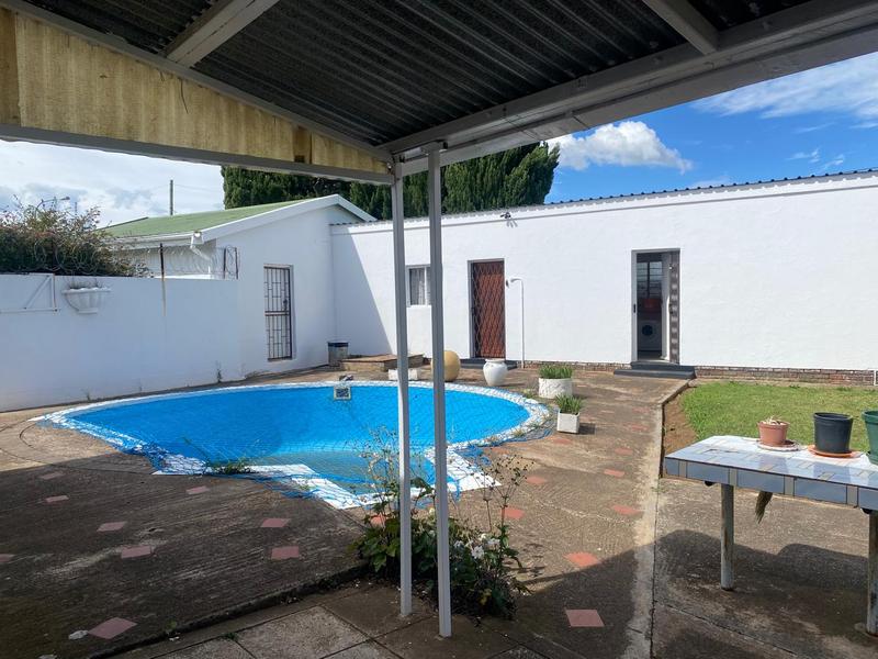 6 Bedroom Property for Sale in Komani Park Eastern Cape